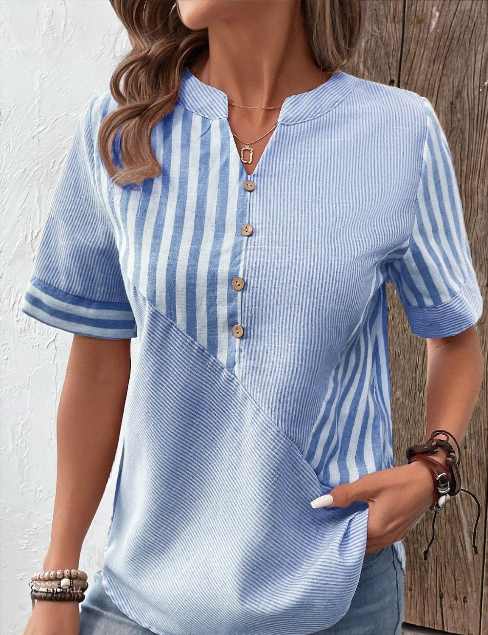 Linda™ - Lässige Gestreifte Bluse mit Knopfleiste