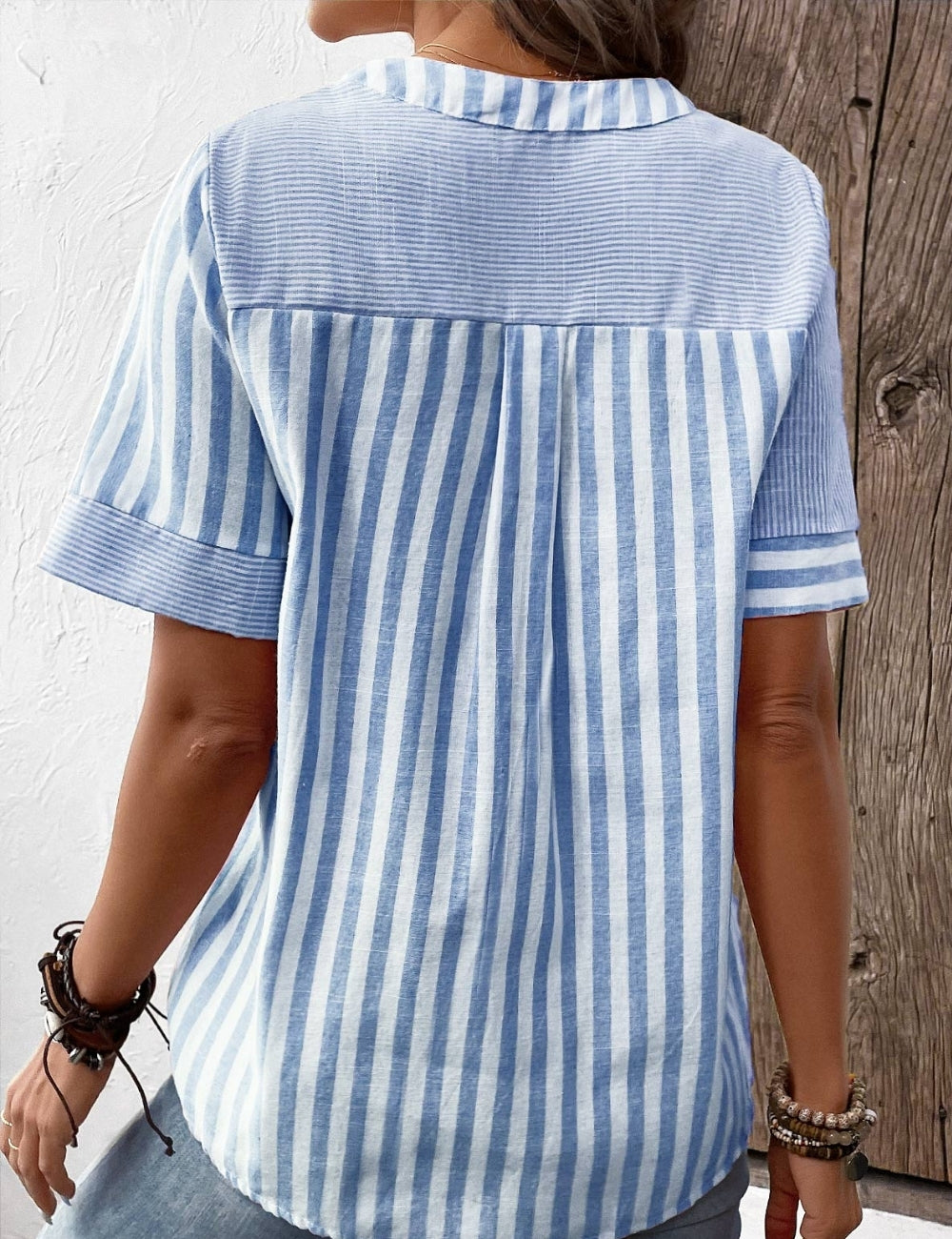Linda™ - Lässige Gestreifte Bluse mit Knopfleiste