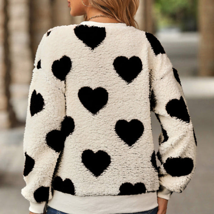 Pullover mit Herzmuster – gemütlich, modisch und vielseitig